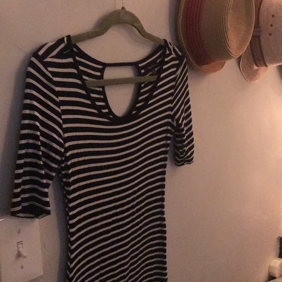 Monteau Soft, high-low style casual dress stripped - Picture 2 of 6